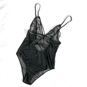 ✨ F21 lace bodysuit S